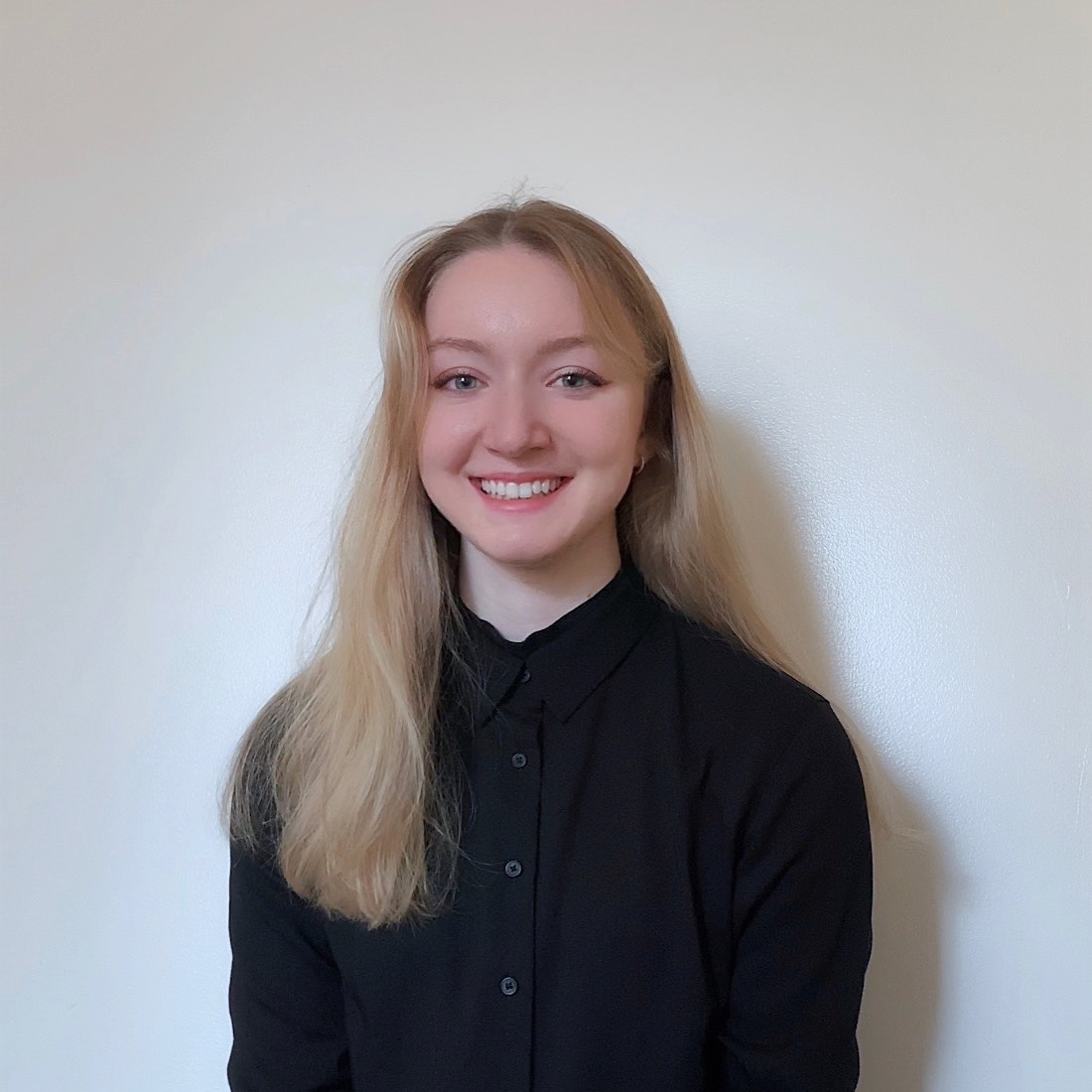 Selin Hekimgil's headshot